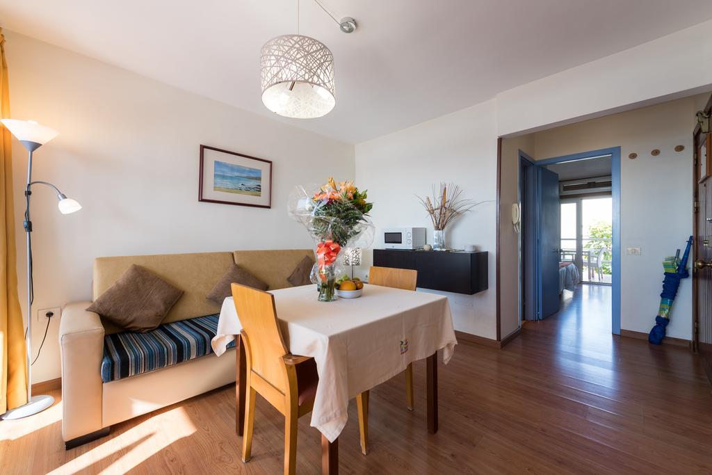 פלאייה דל אינגלז Apartamentos El Paseo מראה חיצוני תמונה