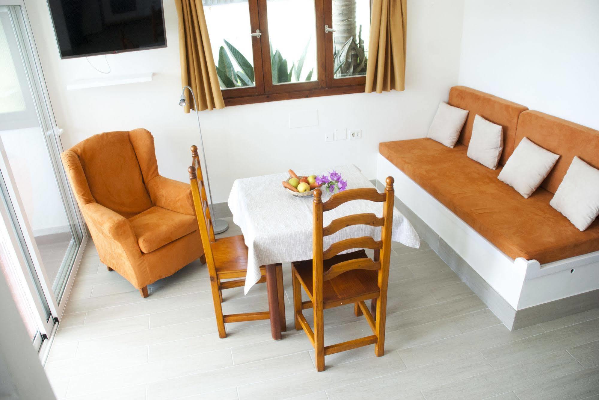 פלאייה דל אינגלז Apartamentos El Paseo מראה חיצוני תמונה