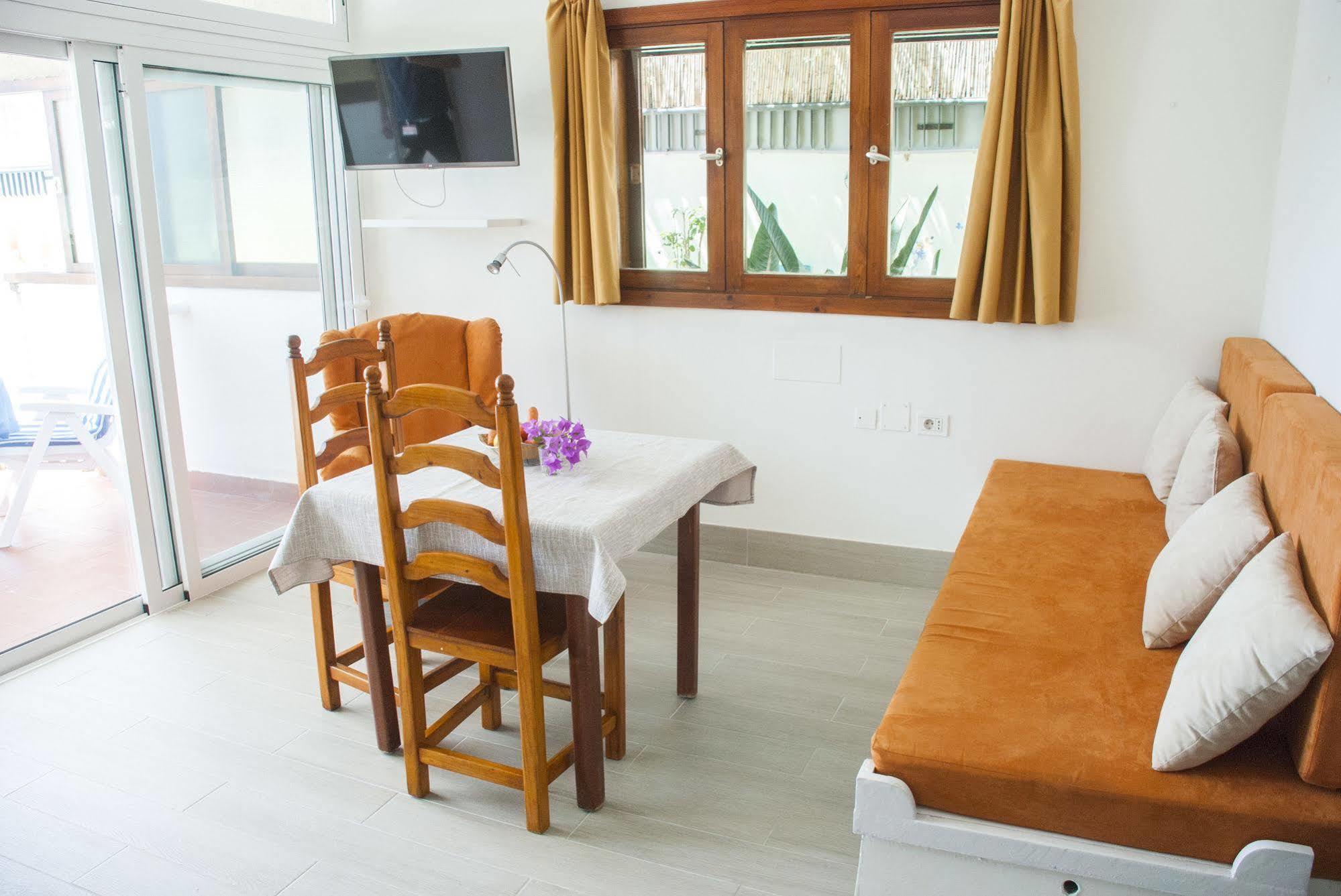 פלאייה דל אינגלז Apartamentos El Paseo מראה חיצוני תמונה
